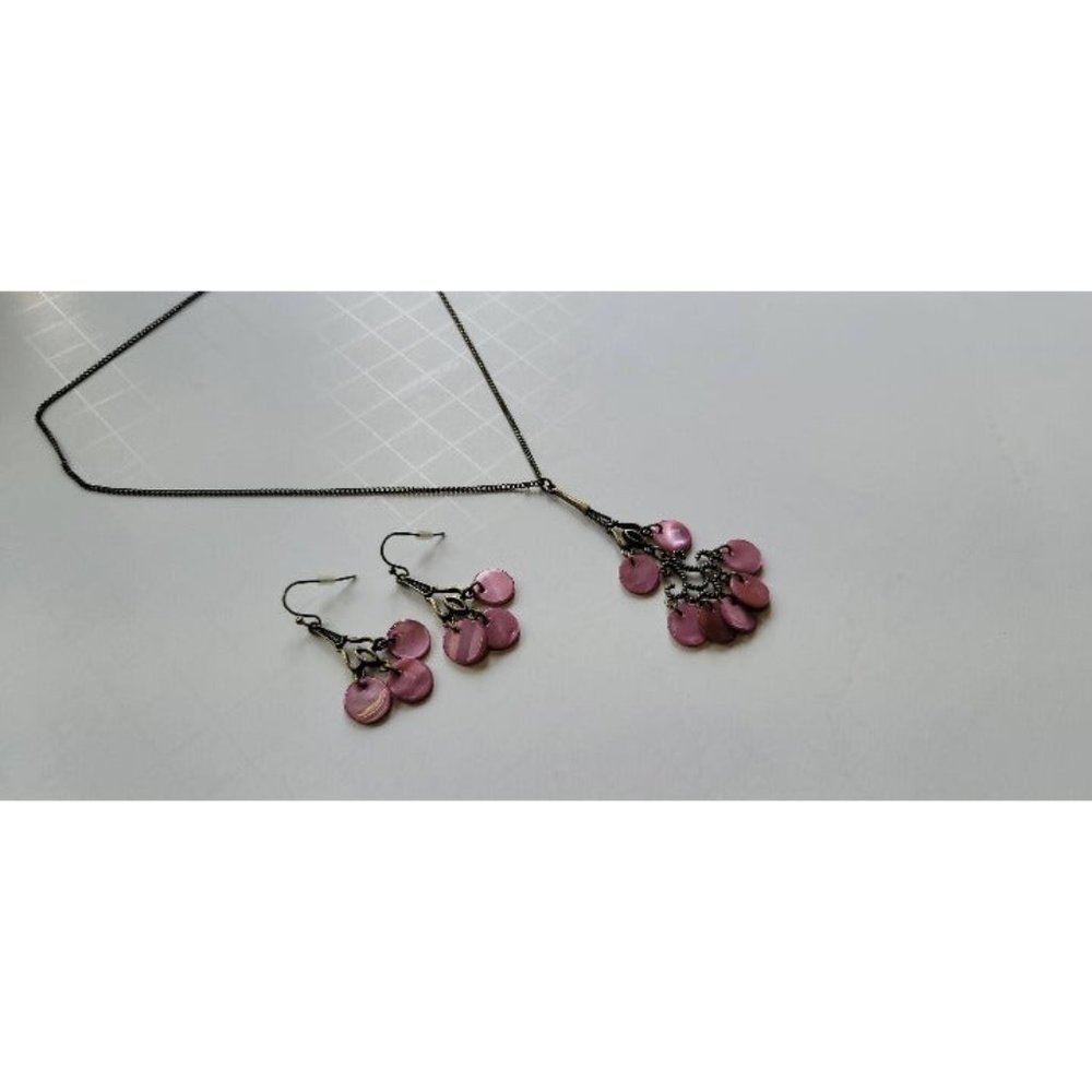 Avon vintage Earrings and necklace set